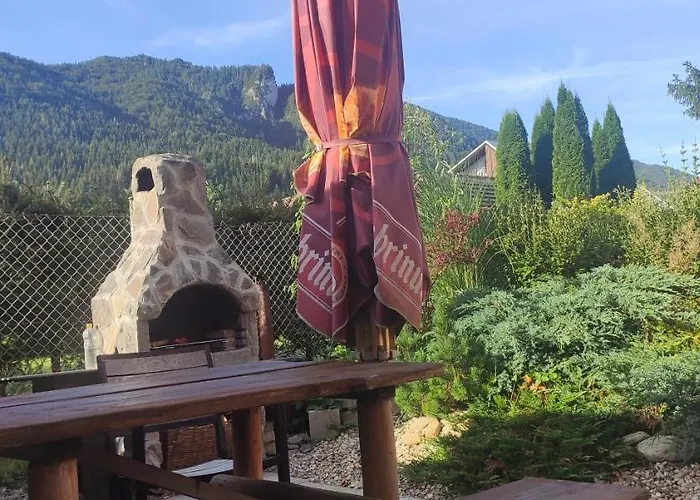 Деревянный коттедж Chata Polovica