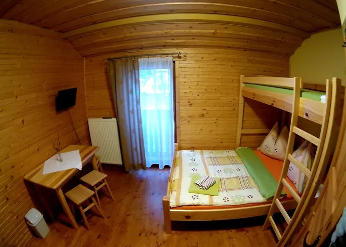 Деревянный коттедж Chata Polovica Терхова